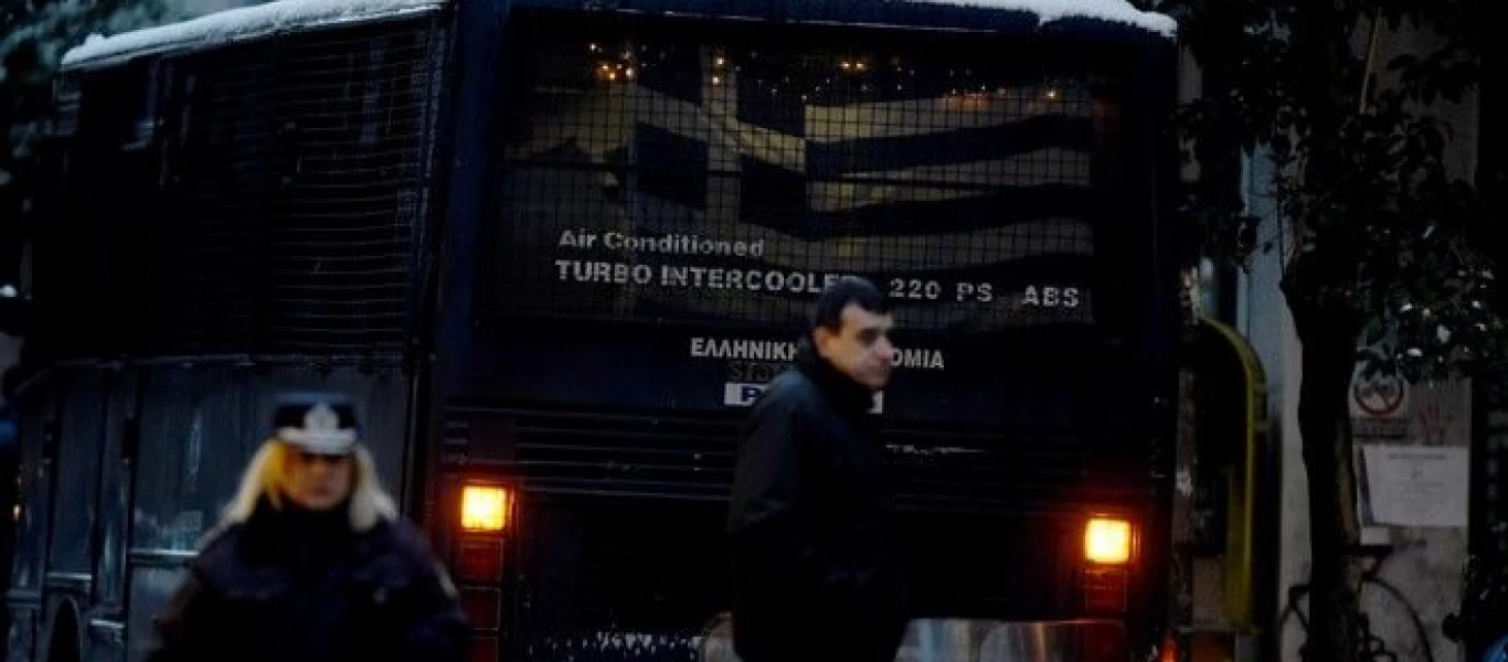 «Περίεργη» ανάρτηση προκαλεί προβληματισμό στην Αντιτρομοκρατική: «Χθες ρίξαμε 5 σφαίρες στα ΜΑΤ»